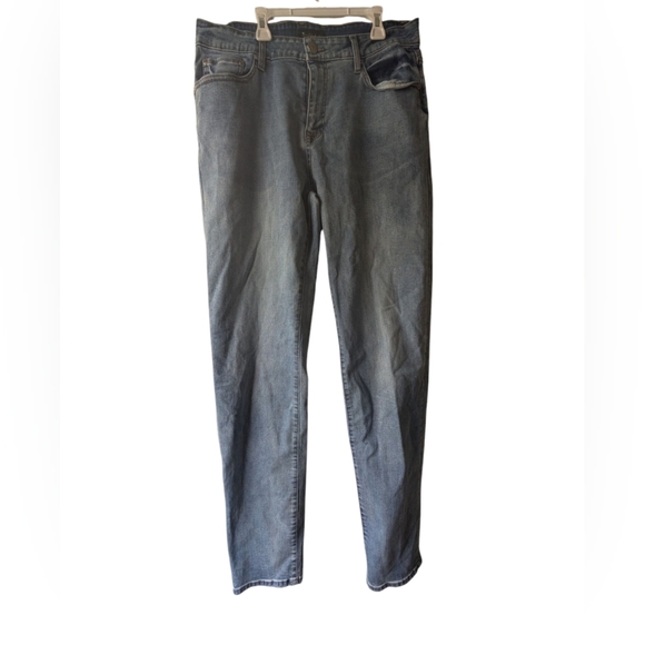 American Tall New Fade Men's Blue Jeans W 34. L 38 - Picture 1 of 3